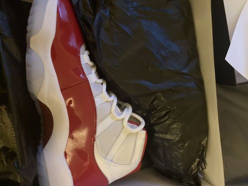 Customer photo review of Jordan 11 Retro Cherry*