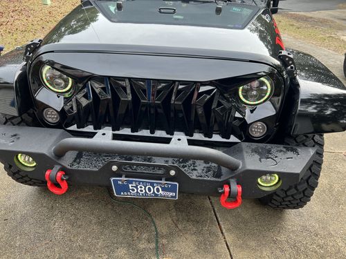 Customer photo review of Shark Grille - Glossy Black for 07-18 Wrangler JK/ JKU