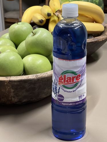 Reseña con foto de un cliente sobre Pack Ahorro X12 - Limpiador Multiespacios Glare Lavanda 900ml