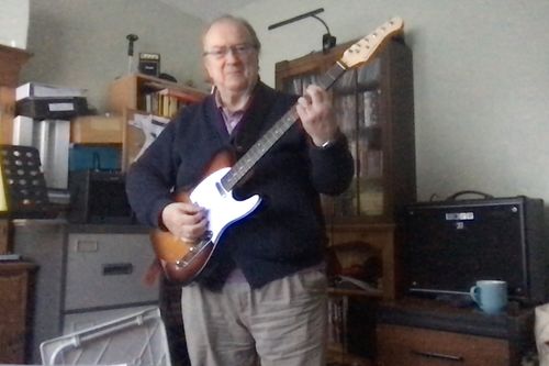 Customer photo review of Donner DTC-100 Solid Body Perforated Design Electric Guitar Beginner Kit