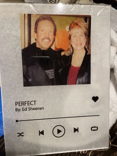 Customer photo review of Custom Song Plaque - The Best Anniversary Gift for Couples