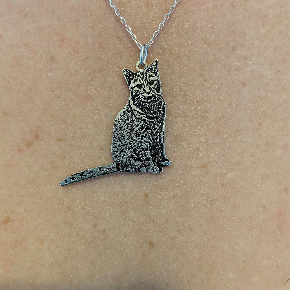 Customer photo review of Personalized Silver Cat Necklace (925 Sterling Silver)