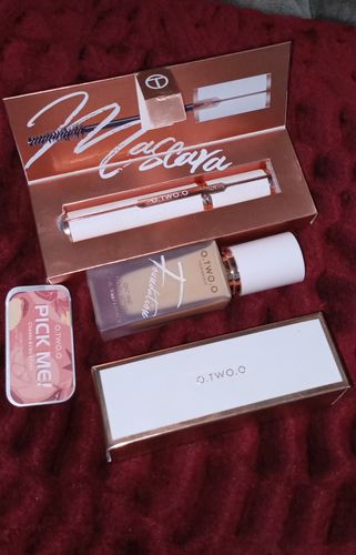 Customer photo review of O.TWO.O FULL COVERAGE HYDRATING FOUNDATION