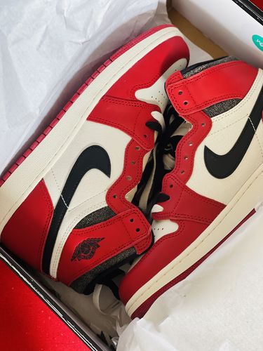 Customer photo review of Nike Air Jordan 1 Retro High OG 'Chicago Lost & Found' Women's (GS)