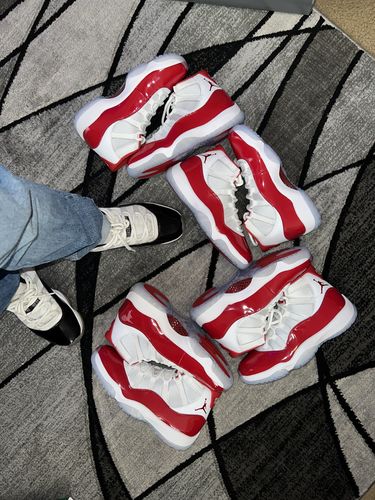 Customer photo review of Jordan 11 Retro Cherry*