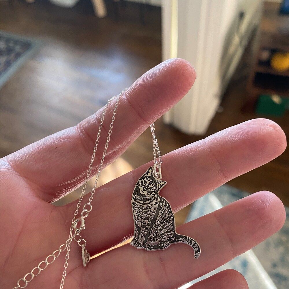 Customer photo review of Personalized Silver Cat Necklace (925 Sterling Silver)