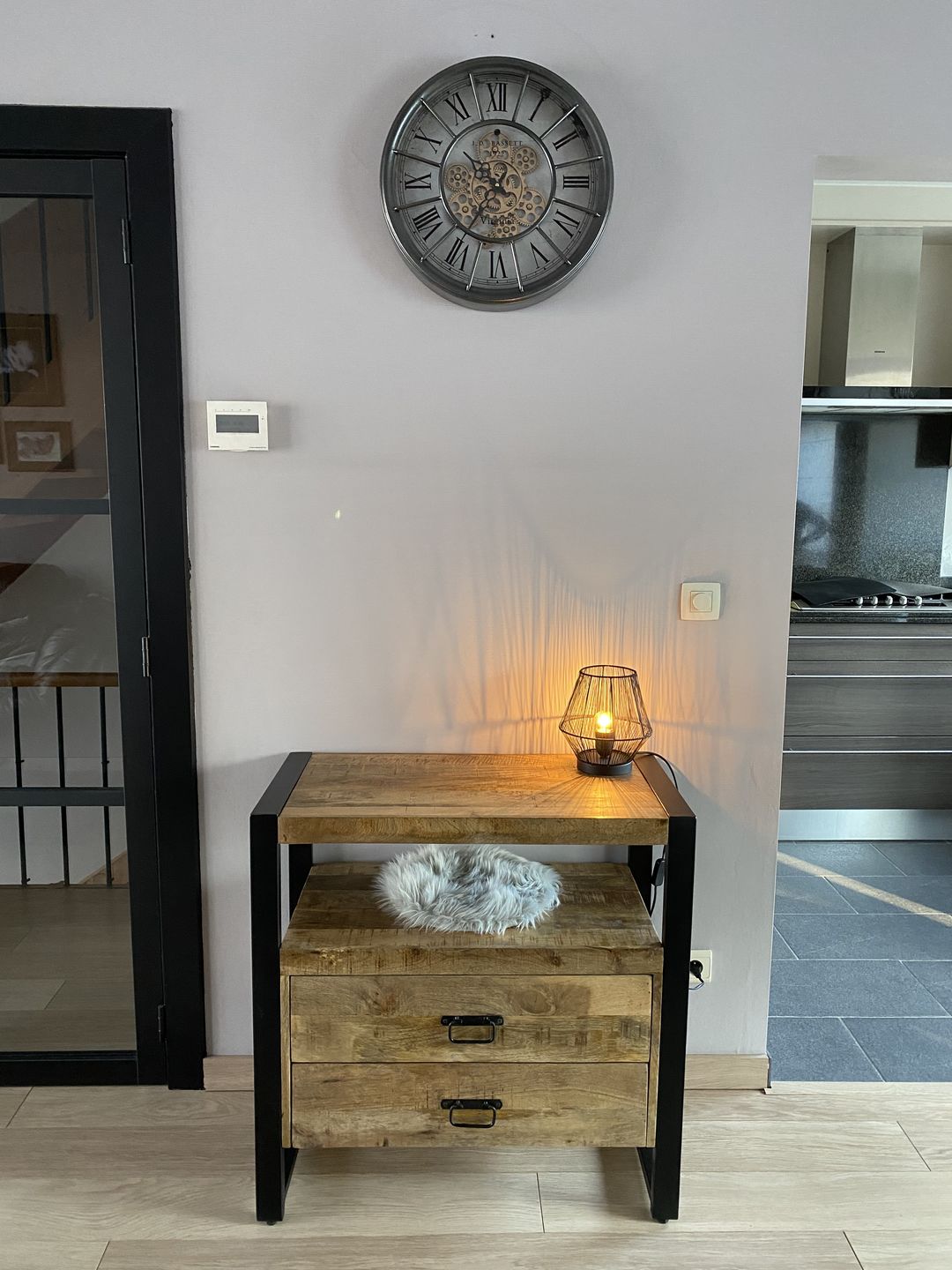 Customer photo review of Sidetable / Dressoir Kastje 2 lades Industrieel Design | Mangohout en Staal | 80x40x80cm