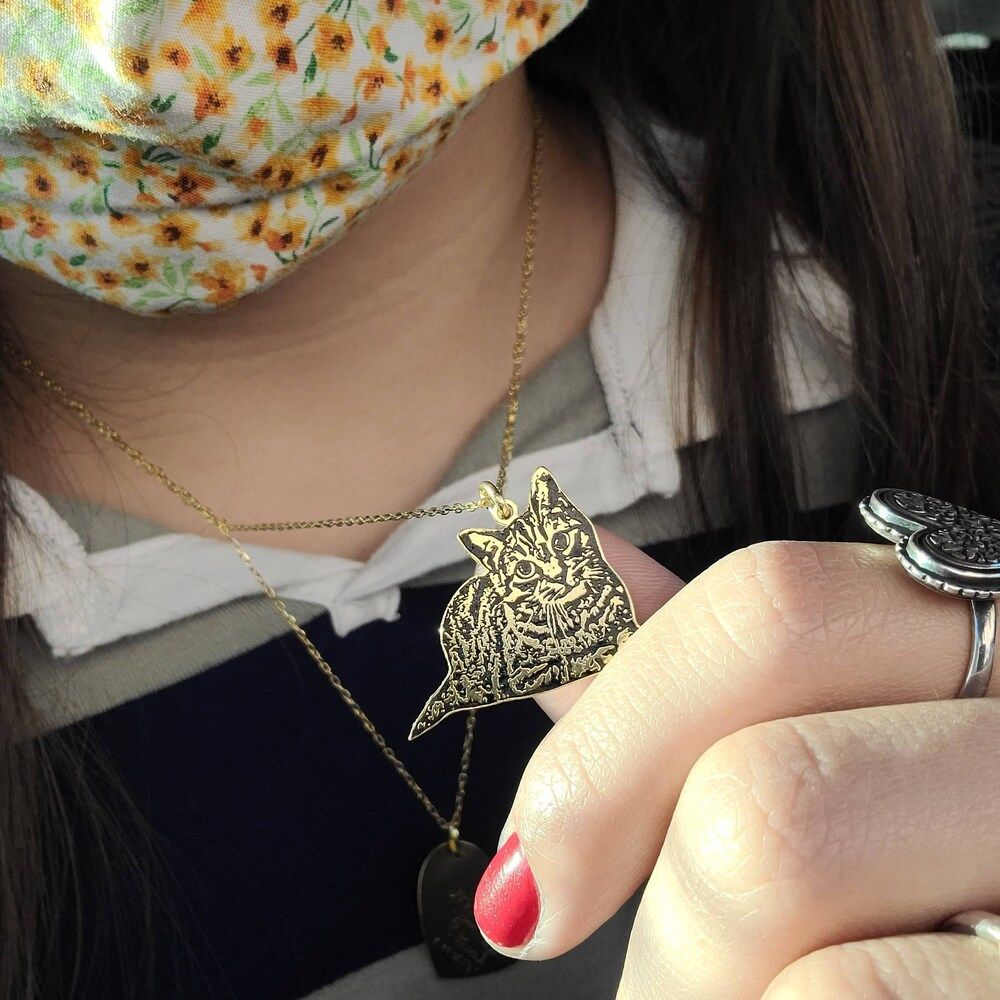 Customer photo review of Personalized Silver Cat Necklace (925 Sterling Silver)