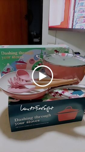 Customer video review of Holly Jolly Set