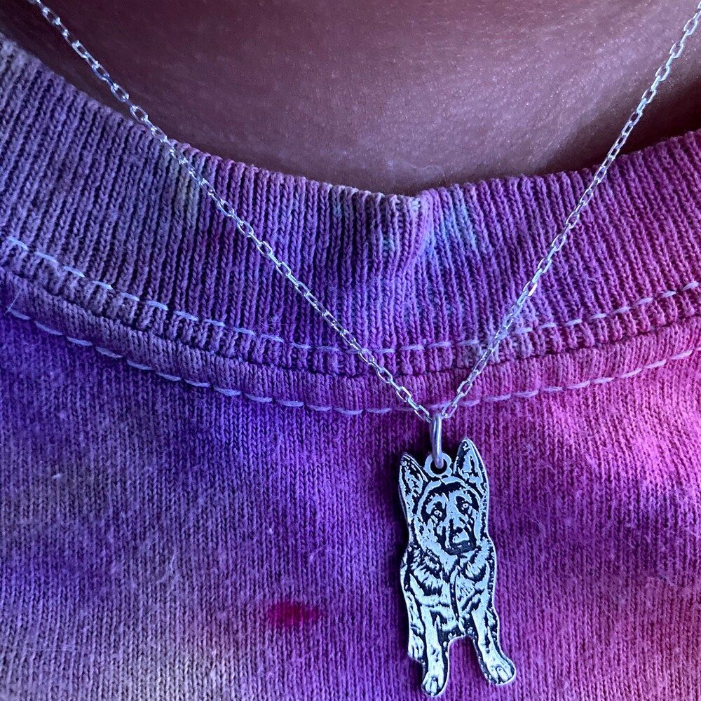 Customer photo review of Personalized Silver Cat Necklace (925 Sterling Silver)