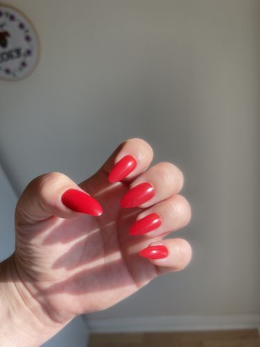 Customer photo review of Red-y For This 24pc Press On Nail Set