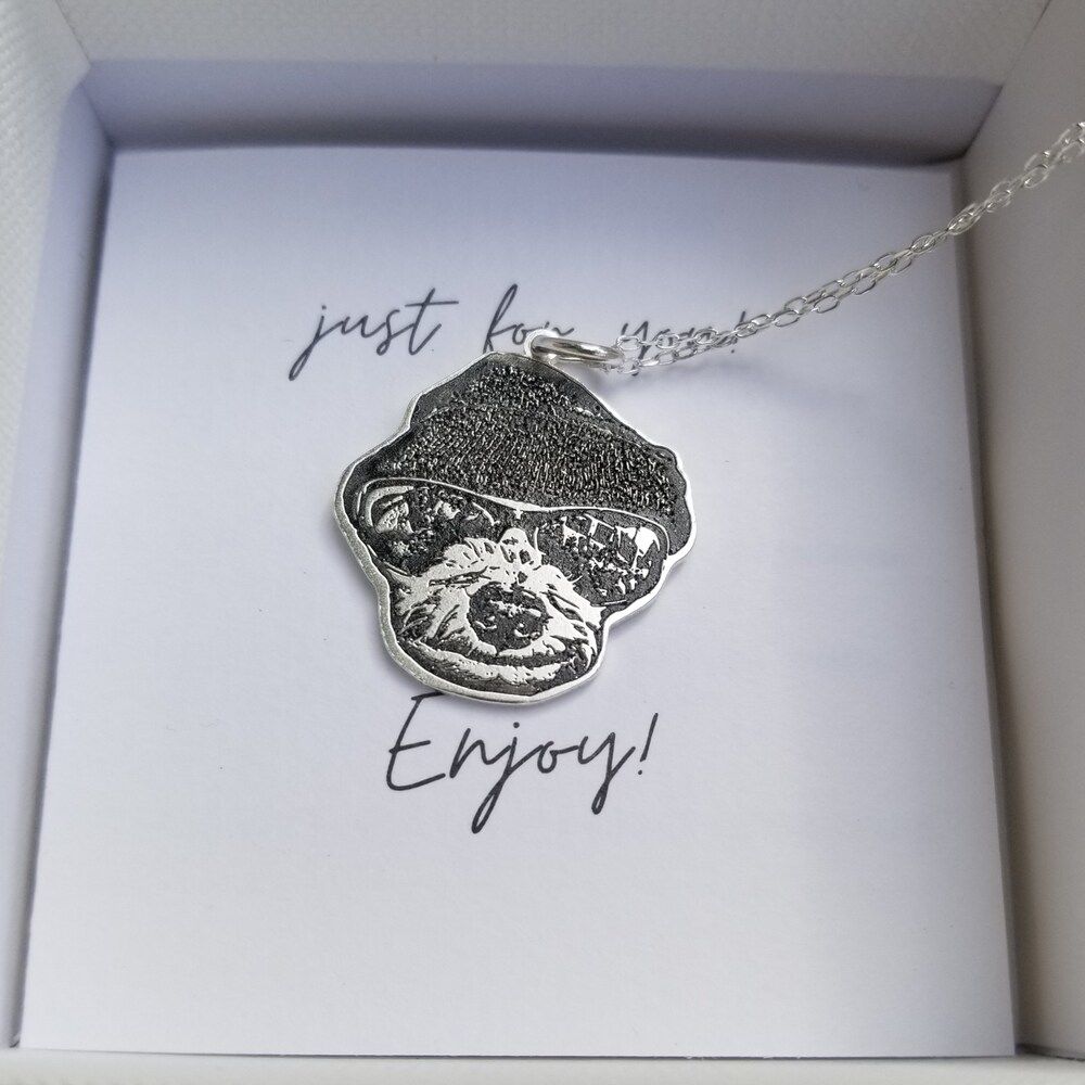Customer photo review of Personalized Silver Cat Necklace (925 Sterling Silver)