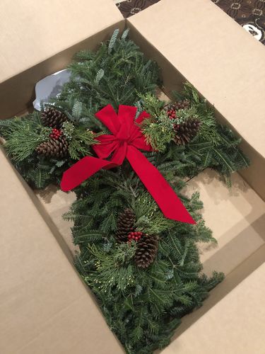 Customer photo review of Fresh Natural Christmas Grave Cross