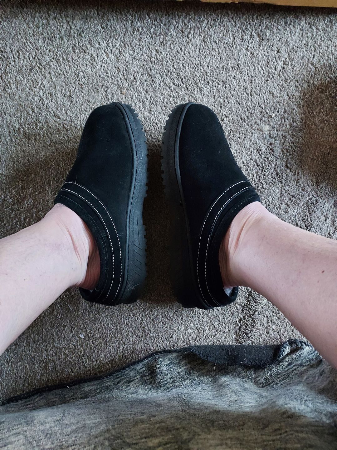 Customer photo review of UNISEX SHEEPSKIN CLOG