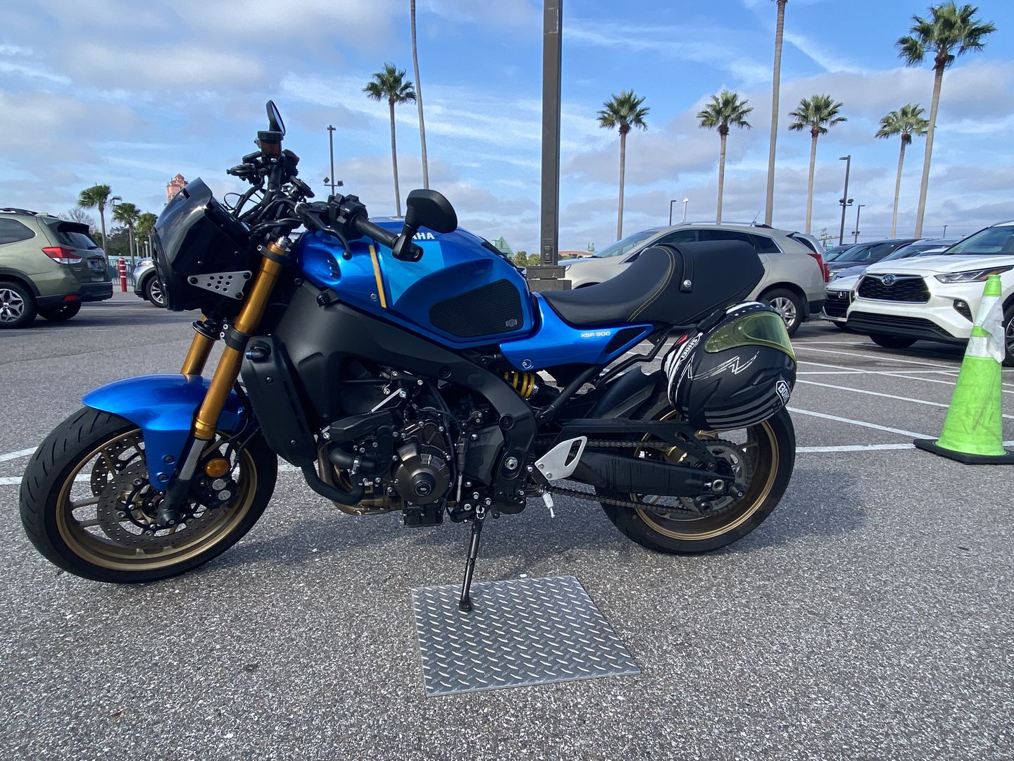 Customer photo review of XSR900 Helmet Hook (lock) 2022+