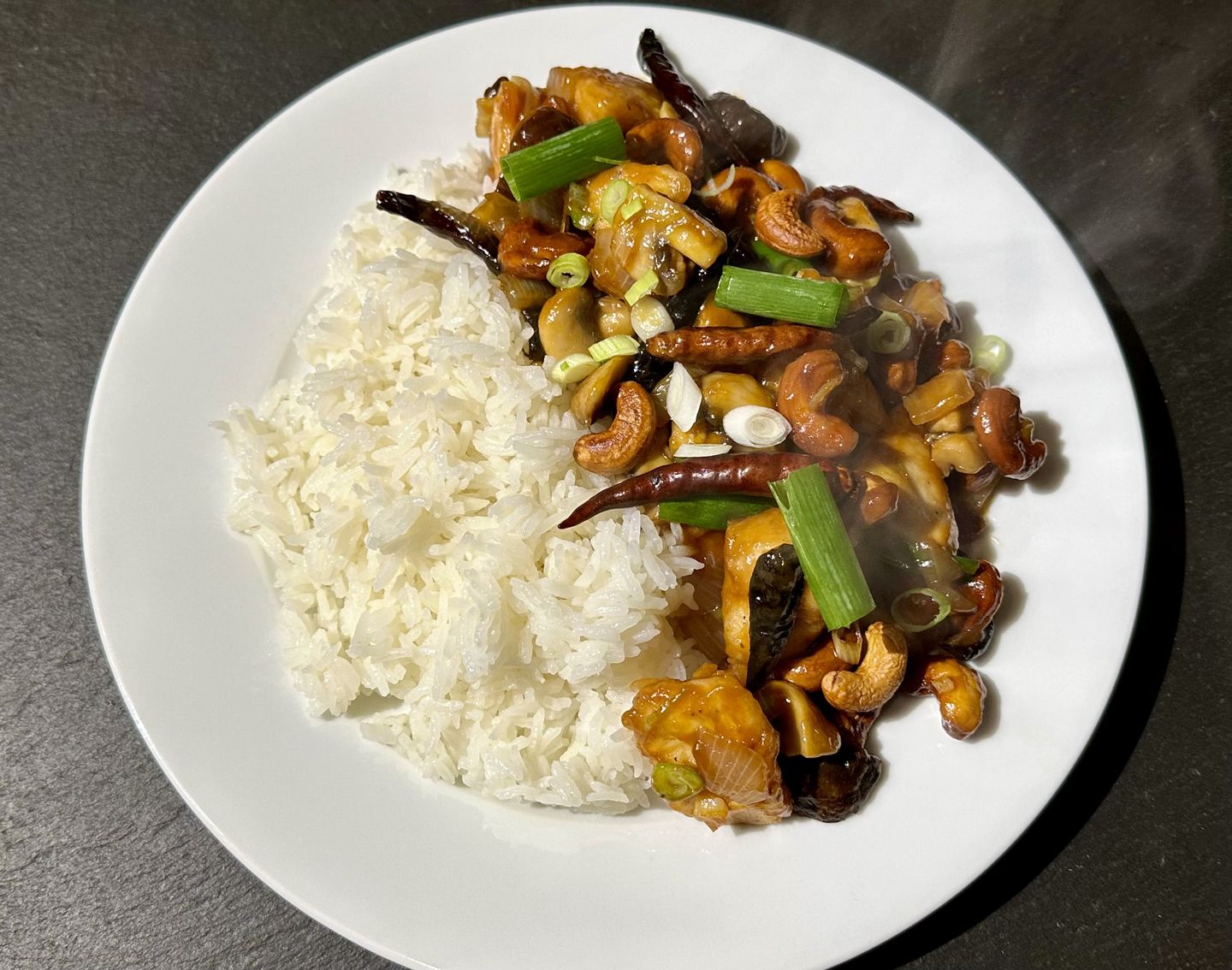 Customer photo review of Hähnchen mit Cashewkernen Kochbox in Bambuskorb mit weiteren 9 Gerichten