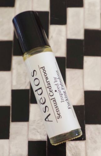 Customer photo review of SENSUAL CEDARWOOD PERFUME OIL