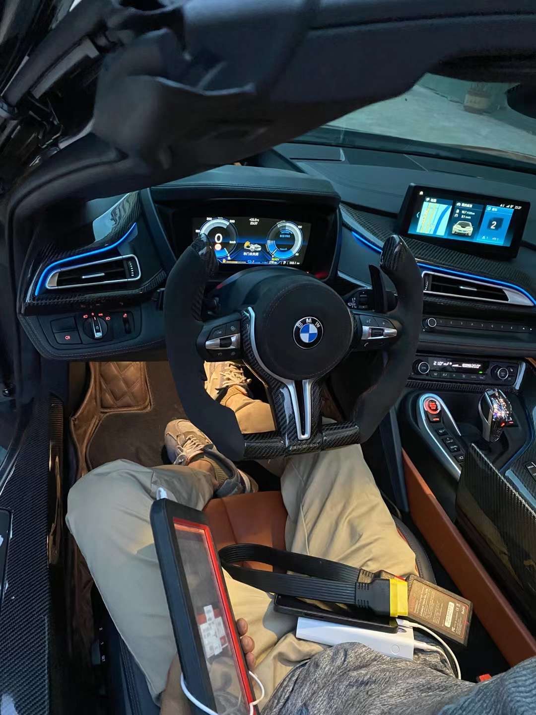 Customer photo review of 2009+ BMW Facelift Custom Carbon Fiber Steering Wheel ( INCLUDE AIRBAG )