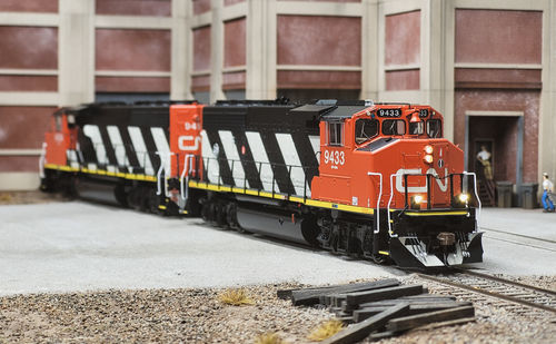 Customer photo review of Athearn ATHG65181 HO GP40-2L w/DCC & Sound, CN #9433