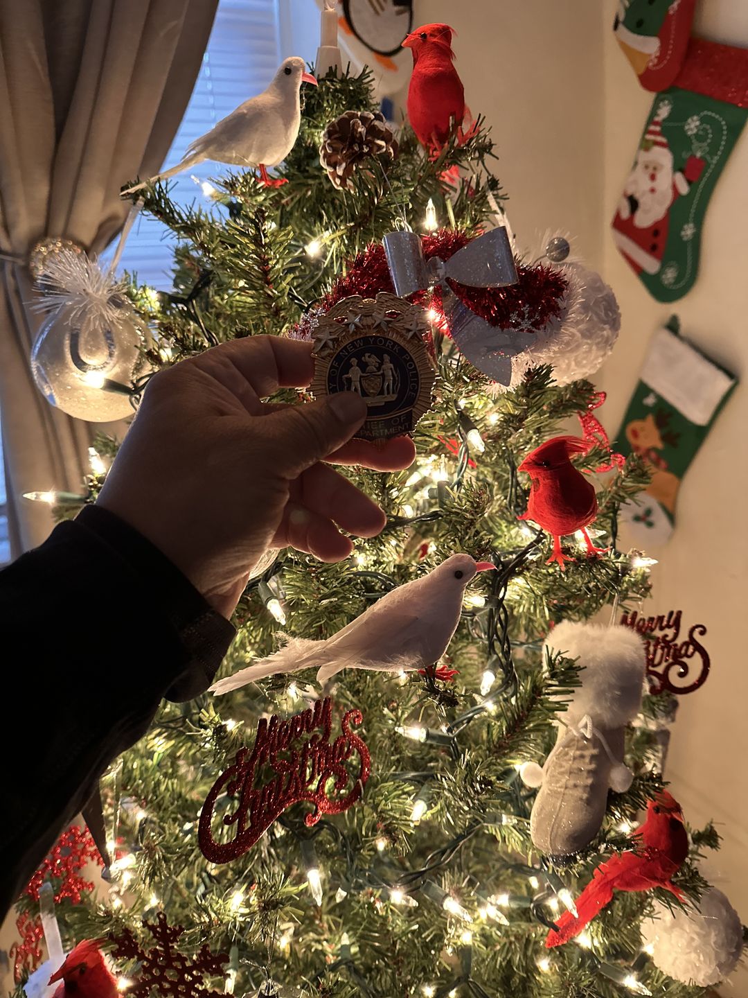 Customer photo review of NY New York Police Badge Replica Movie Props 1/2/3/4/5 Star (Optional)