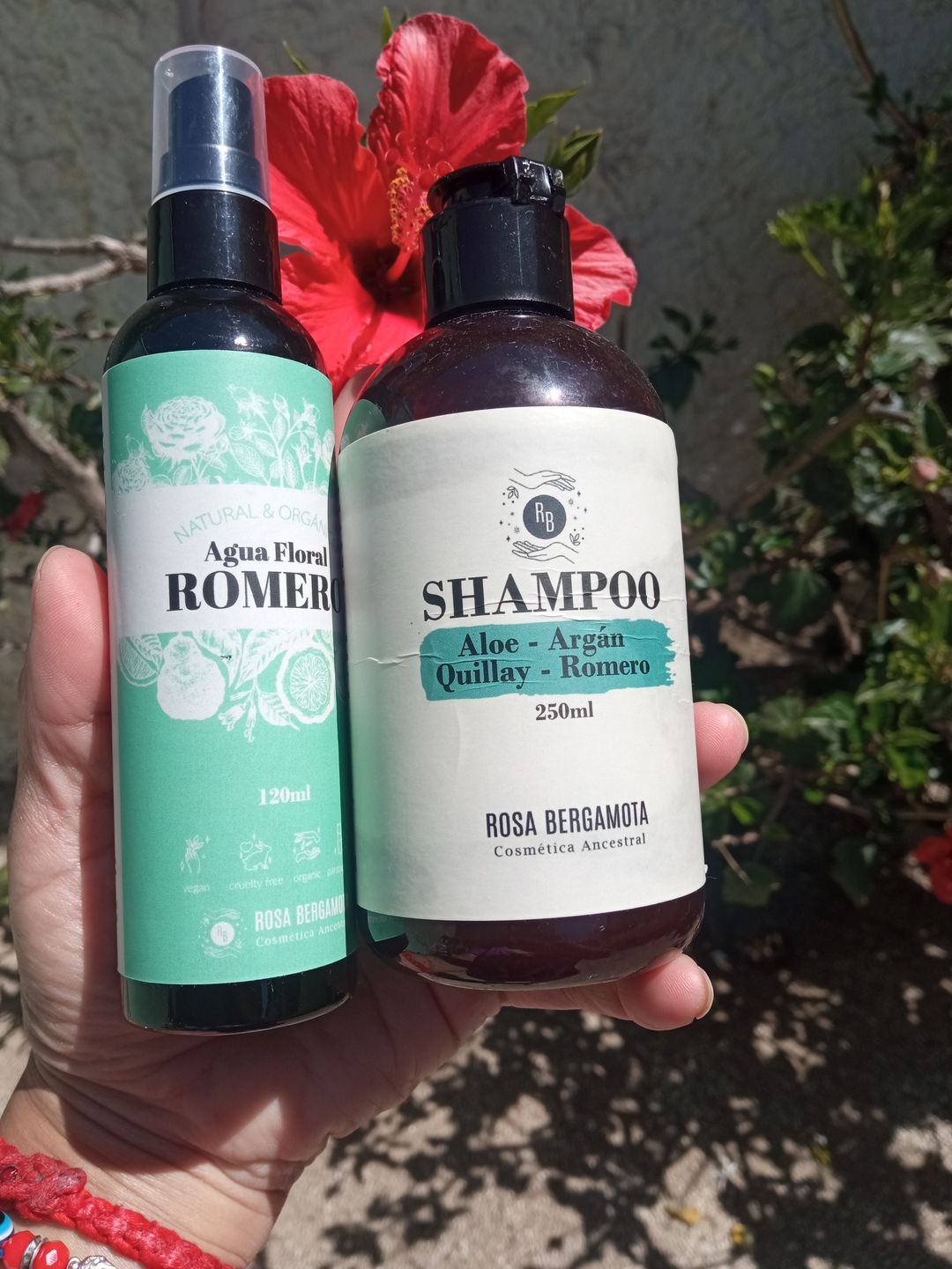 Customer photo review of Básicos Anticaída: Shampoo Anticaída + Agua de Romero