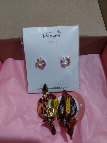 Customer photo review of Aretes Flores de Primavera