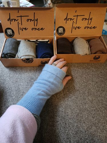 Customer photo review of Baby Blue - Fingerless Cashmere Gloves, Hand & Arm Warmers