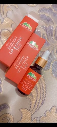 Customer photo review of Reddish Lips & Cheek Tint – Pure Organic Liquid stain for lips, cheeks & eyelids – Give face fresh look Moisturize lips- 100% Organic Lip Stain