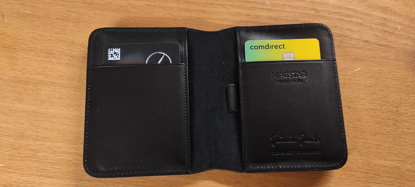 Customer photo review of Magstar slim wallet without coin pocket
