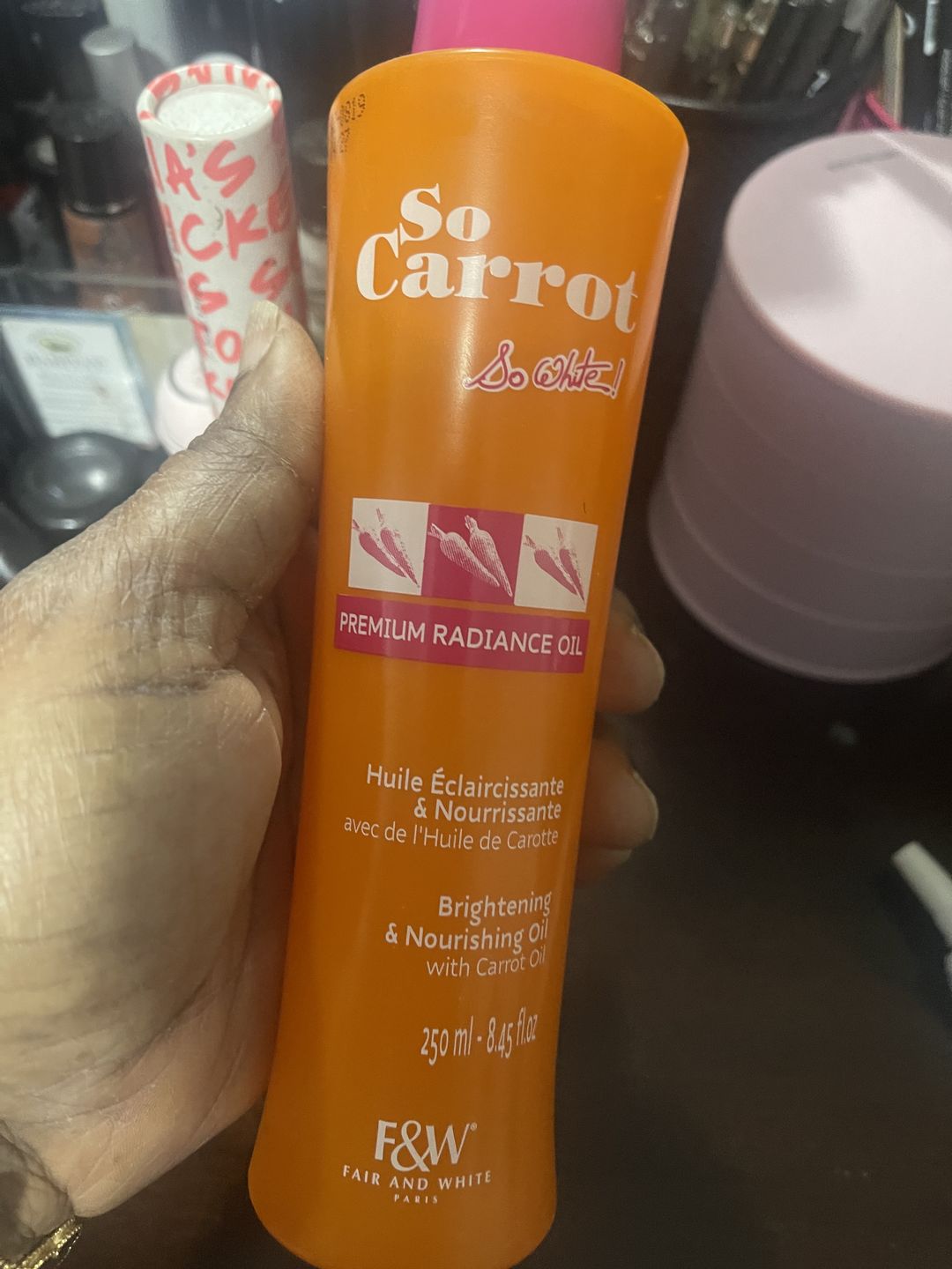 Customer photo review of Fair and White So Carrot Brightening and Nourishing Oil 250ml / 8.4 fl oz
