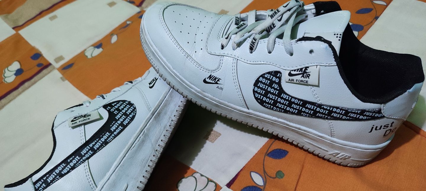 Customer photo review of Tenis 270 Blanco Negro Negro