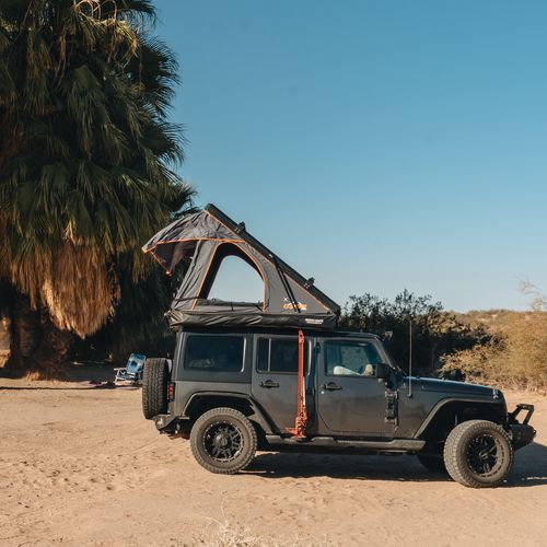 Customer photo review of Clam Shell Outdoorsman XL  Roof Top Tent