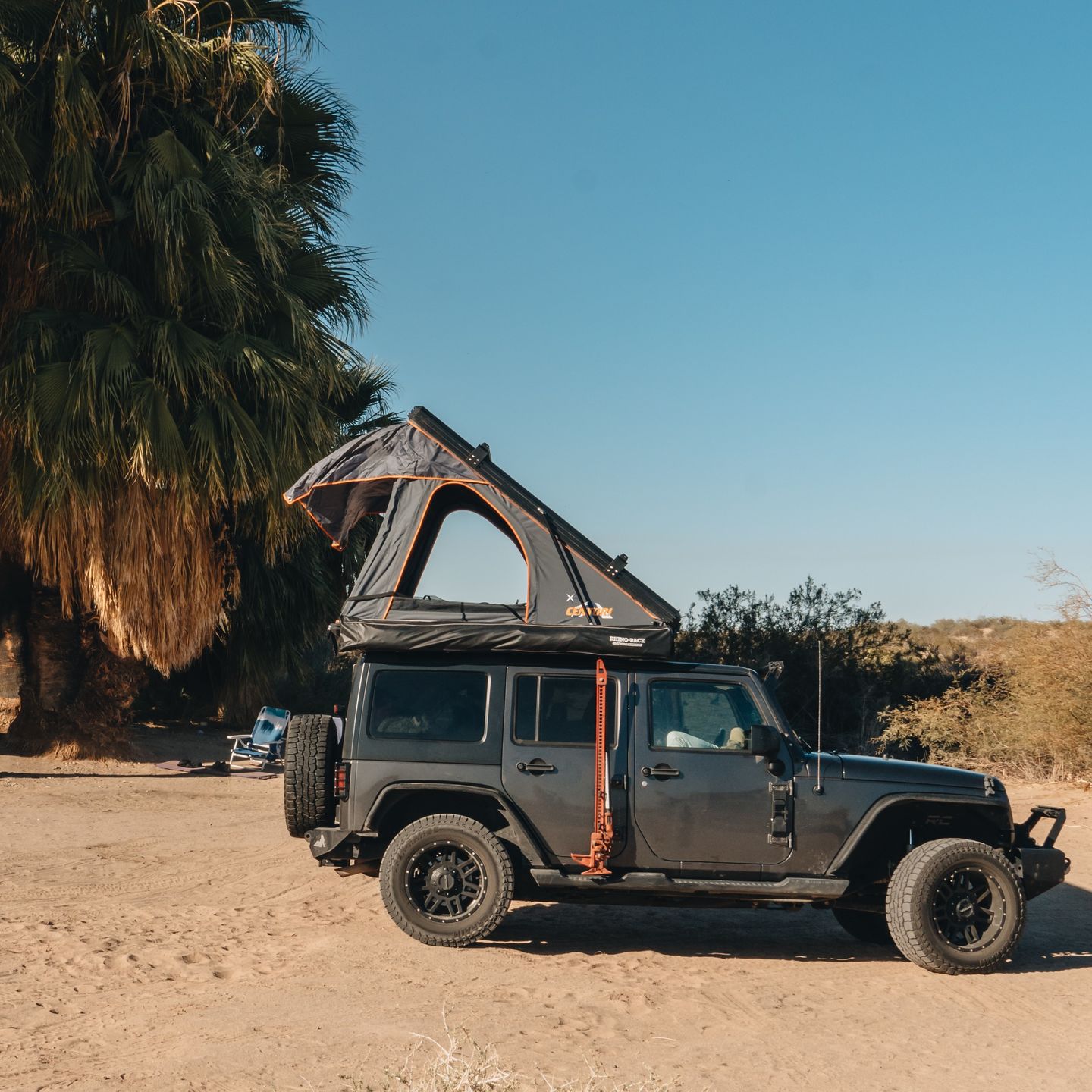 Customer photo review of Clam Shell Outdoorsman XL  Roof Top Tent