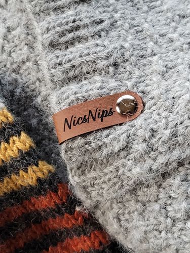 Customer photo review of Personalisierte Labels mit Chicago Screws - Kunstleder-Label mit Schrauben