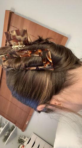 Customer photo review of TR x Bethany XL Claw Clip