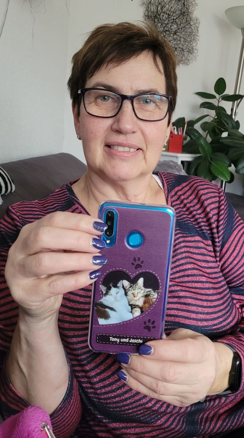 Customer photo review of Fellnasen Lederoptik mit Foto - Individuelle Handyhülle