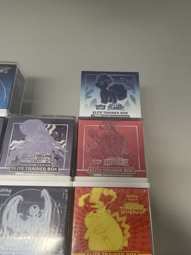 Customer photo review of Pokémon TCG: Sword and Shield Silver Tempest Elite Trainer Box (Pre-Order)