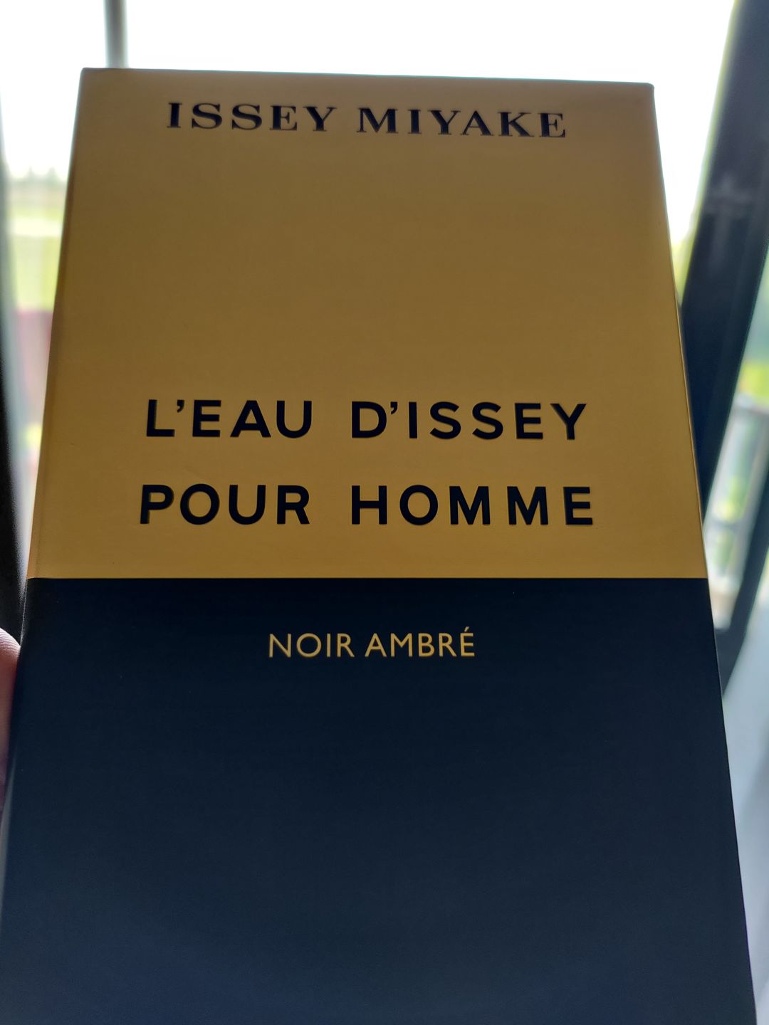 Customer photo review of Issey Miyake L'Eau d'Issey Pour Homme Noir Ambre Eau De Parfum