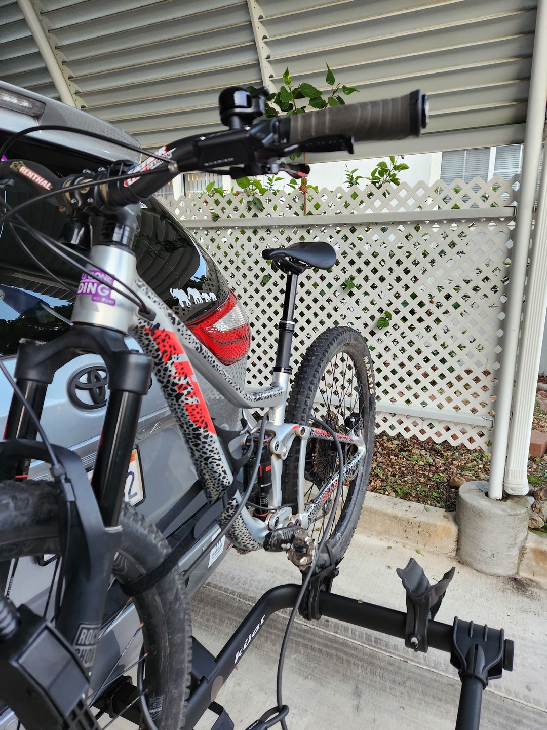 Customer photo review of Cheetah Frame Keeper