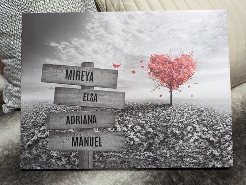 Customer photo review of Lienzo Árbol Corazón con Nombres Personalizados