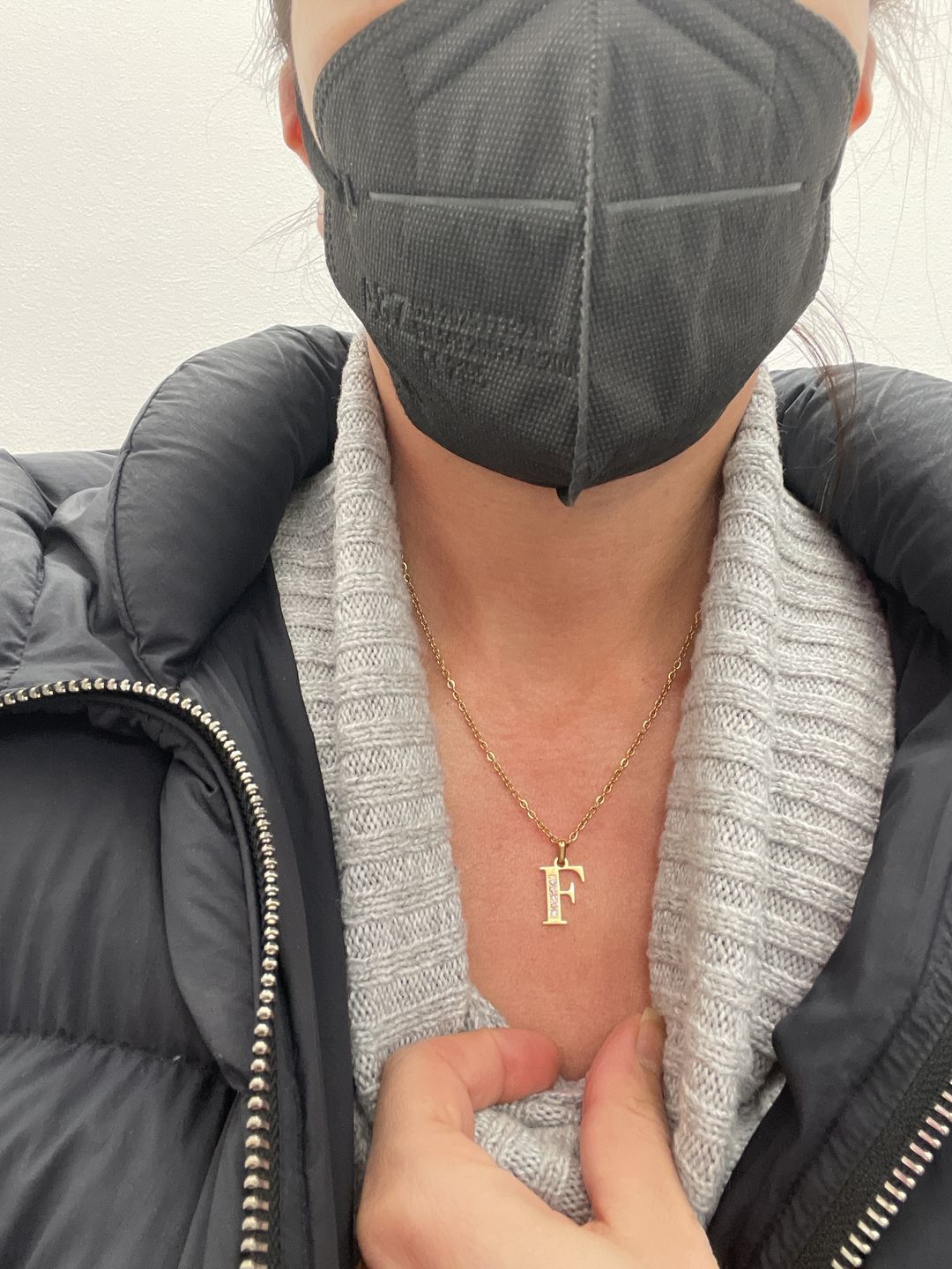 Customer photo review of LOANYA Buchstaben Kette mit Zirkoniasteinen