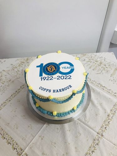 Customer photo review of 20 cm Pre-cut Circle Custom Edible Icing Image