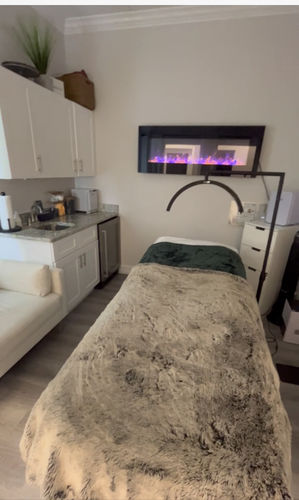 Customer photo review of CosmoGlo Original Light Bundle + Phone Clip