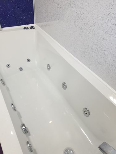 Customer photo review of 1600 x 700mm Riverside Whirlpool Spa Bath