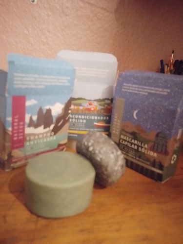 Customer photo review of Rutina anticaspa en barra + bolsa y colet de regalo 🎁