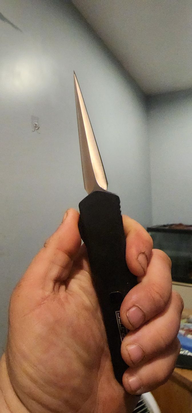 Customer photo review of Black Ghost D/A OTF - Hornet Blade