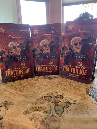 Customer photo review of TRAITOR JOE Collectors Roast