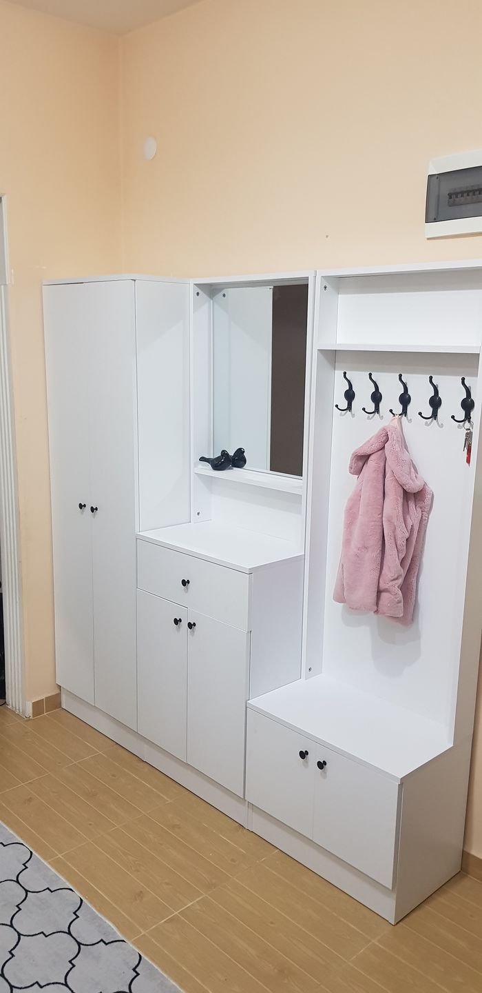 Customer photo review of Rani P6 Modern Çekmeceli Aynalı Raflı Portmanto Ayakkabılık Vestiyer Beyaz M2