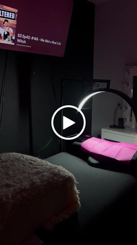 Customer video review of The CosmoGlo XL Light Bundle + Phone Clip