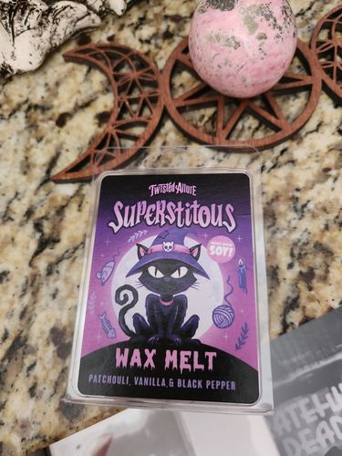 Customer photo review of Superstitious Wax Melts